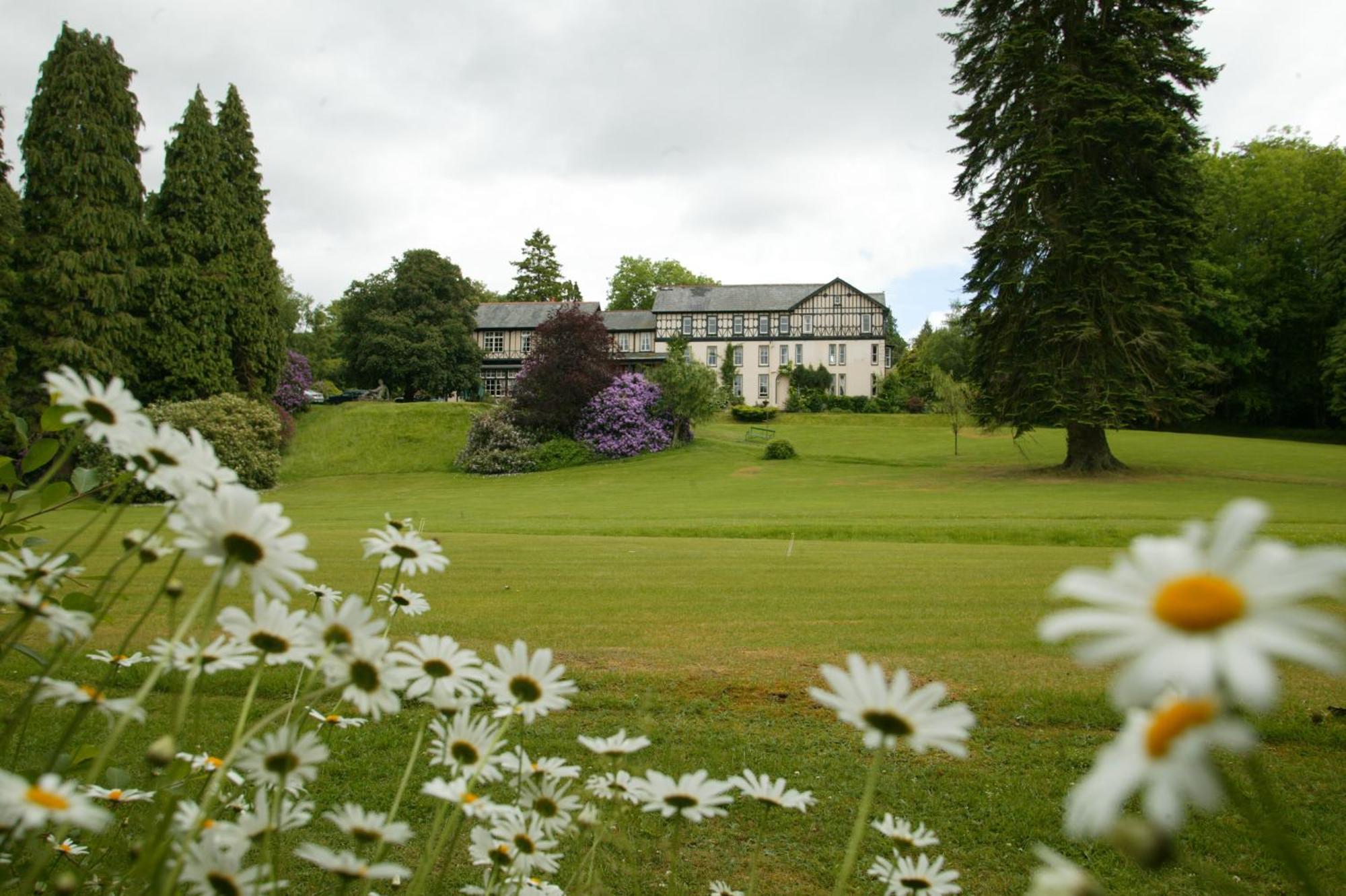 The Lake Country House Hotel & Spa Llangammarch Wells Bagian luar foto