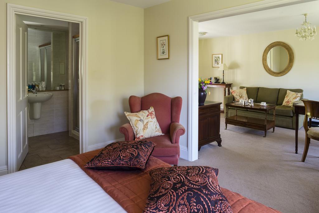 The Lake Country House Hotel & Spa Llangammarch Wells Bagian luar foto